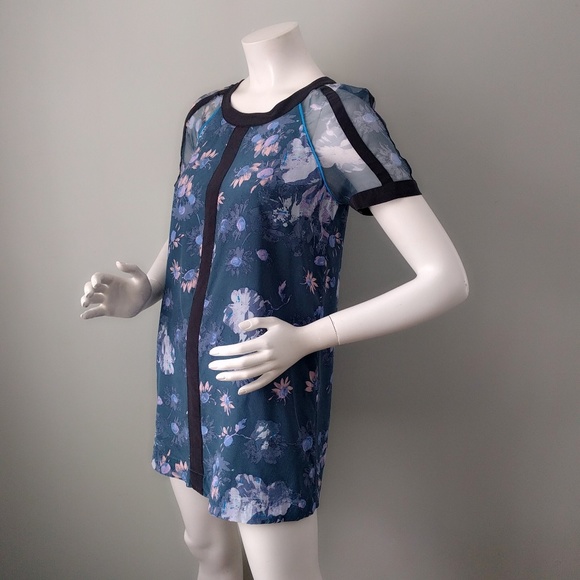 Elizabeth & James Floral Sheer Sleeve Tunic Blouse - Picture 2 of 4